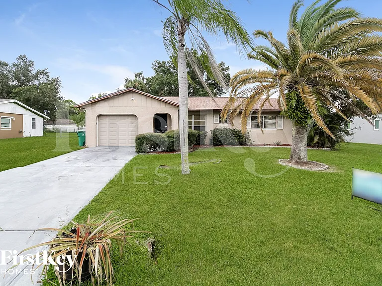 2435 Duke Ln — Photo 1