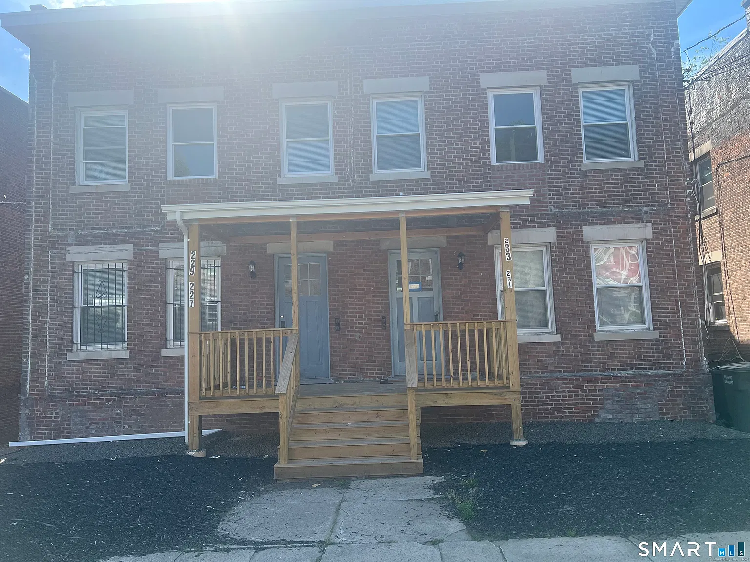 2 bed, 1.0 bath, 1712 sqft, $1,700 — Photo 1