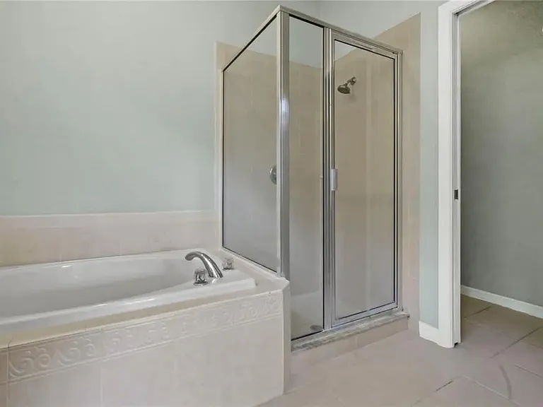 5016 Bridgeway Ln — Photo 8
