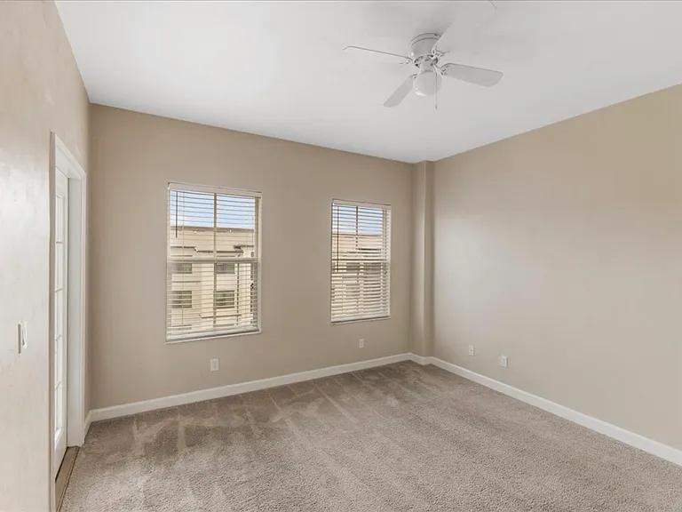 424 Luna Bella Ln #432 — Photo 25