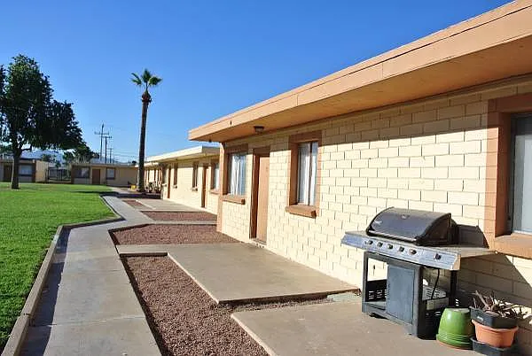 Parkside Apartments — Photo 7