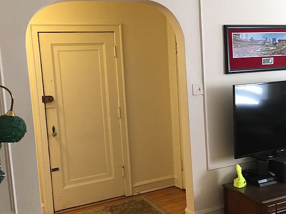4th image of 1441 W Albion Ave #41