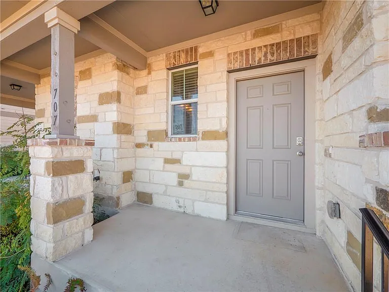 707 Katmai Cir — Photo 3