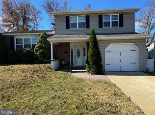 32 Donwood Dr, New Castle, DE 19720