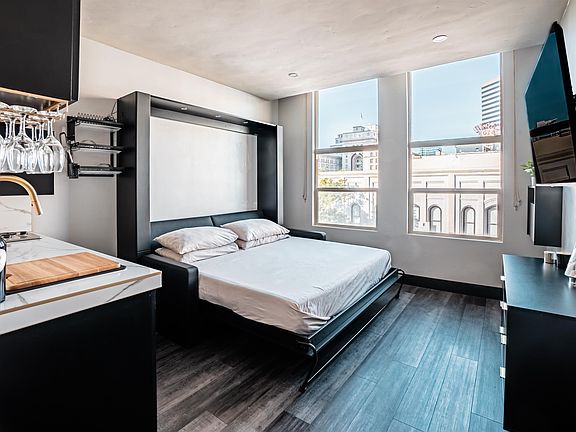 4th image of 421 E St #10941729