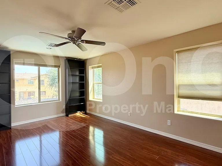 1142 E Sourwood Dr — Photo 7