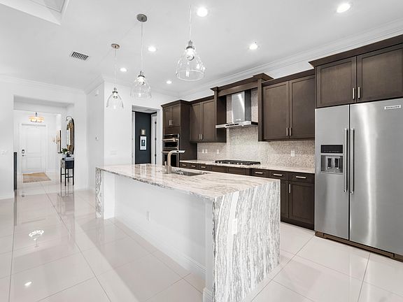 3rd image of 11120 NW 82ND Place