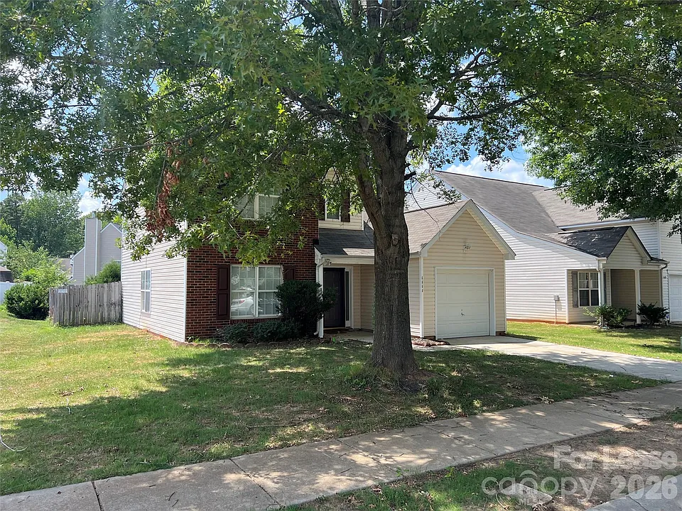 1111 Delander Ln