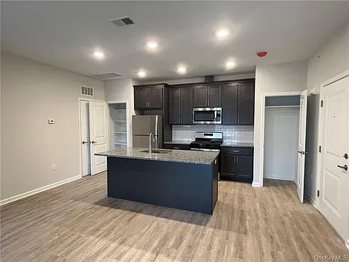 422 Tower Ridge Cir #422 Photo 1