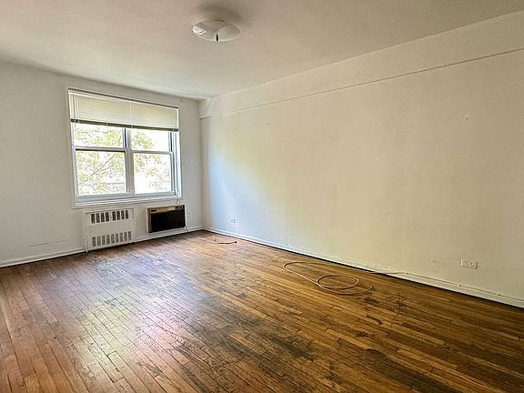 2nd image of 142-05 Roosevelt Ave #524