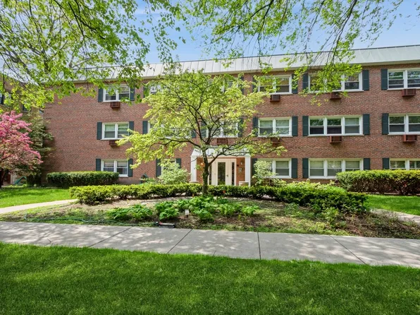 1414 Elmwood Ave APT 1B, Evanston, IL 60201