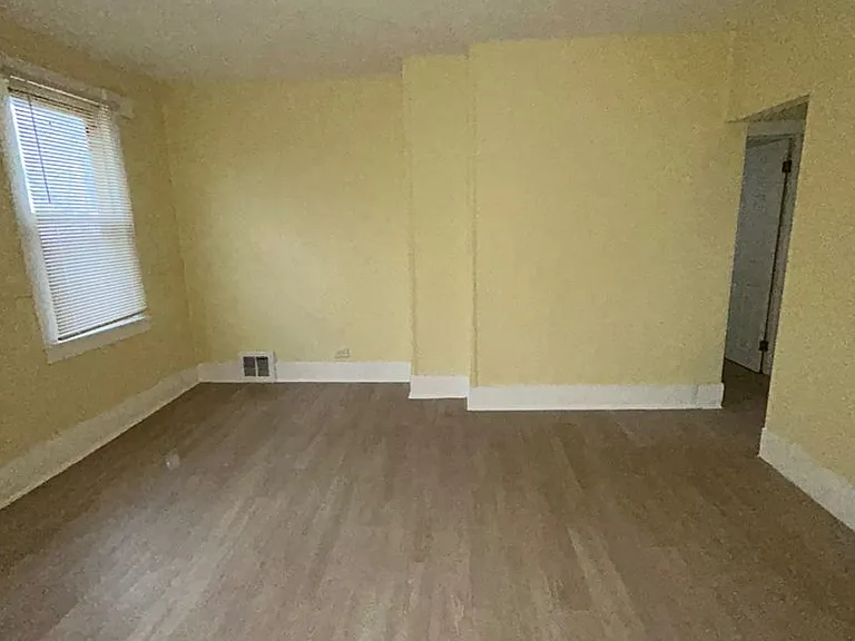 9016 Harris Ave — Photo 3