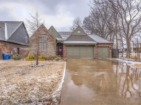 5130 S Columbia Pl, Tulsa, OK 74105