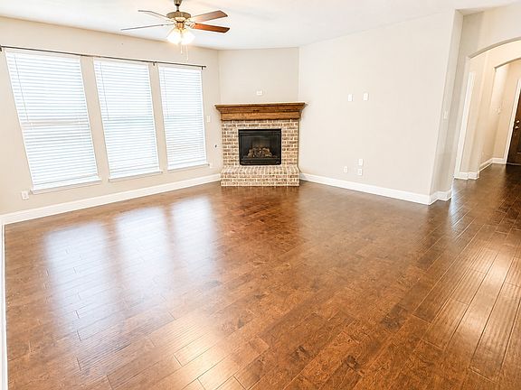 3rd image of 7304 Elm Grove Ln
