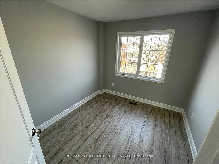 14 Cordgrass Cres — Photo 12
