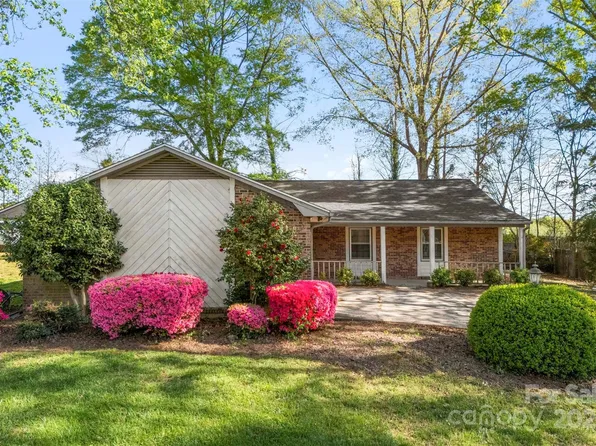 2643 Providence Dr, Gastonia, NC 28052