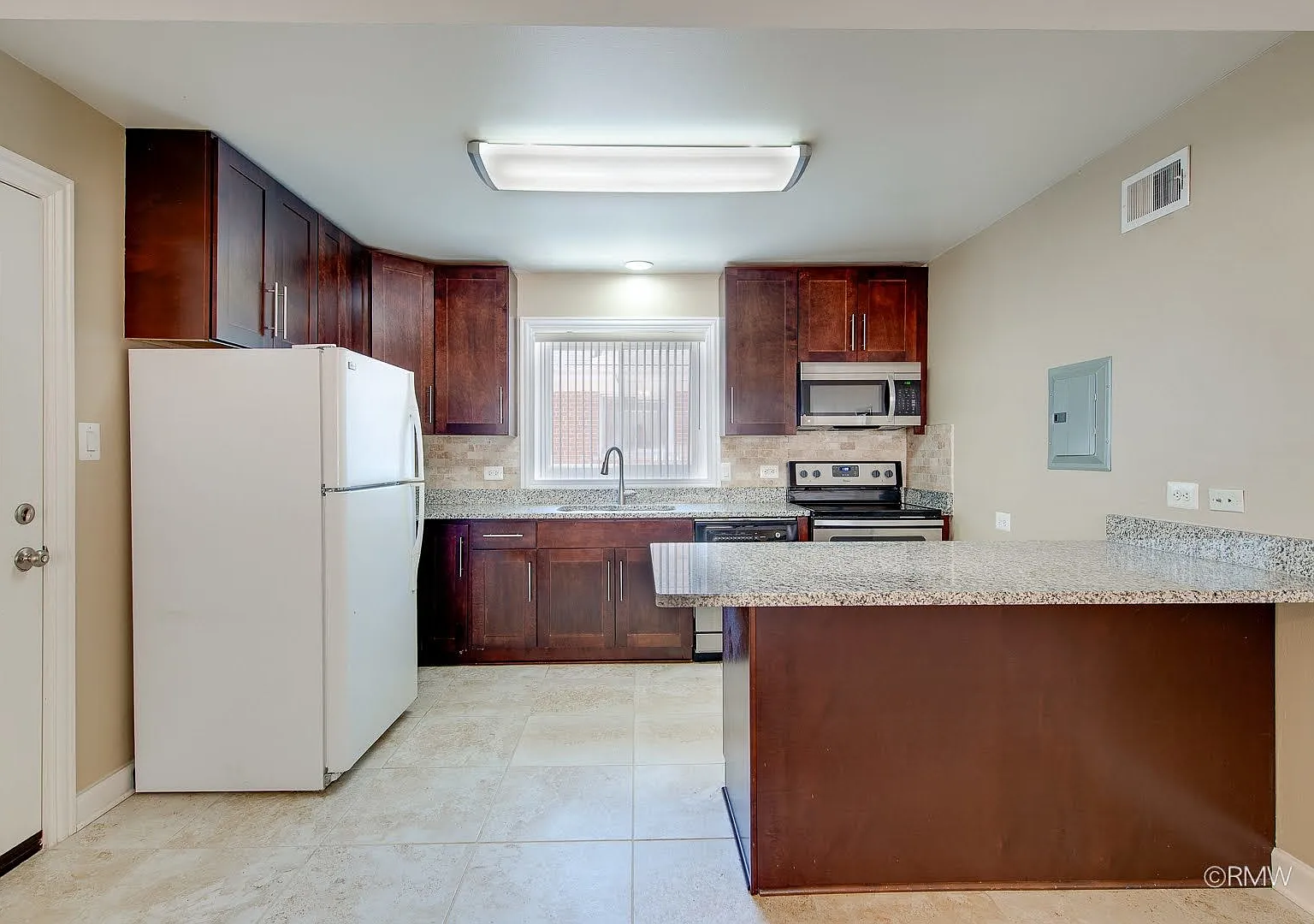 2 bed, 655 sqft, $1,850 — Photo 4