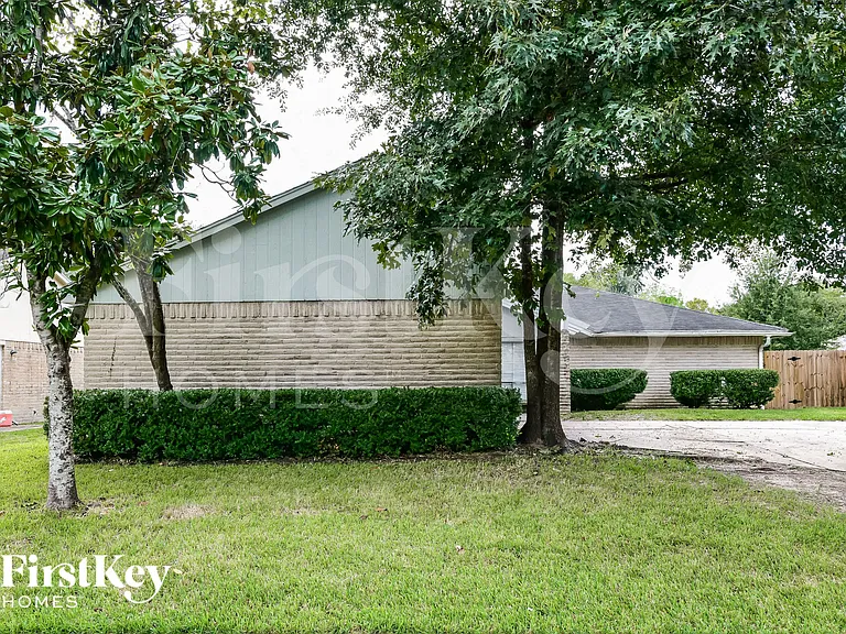 22219 Oakhill Gate Dr — Photo 2