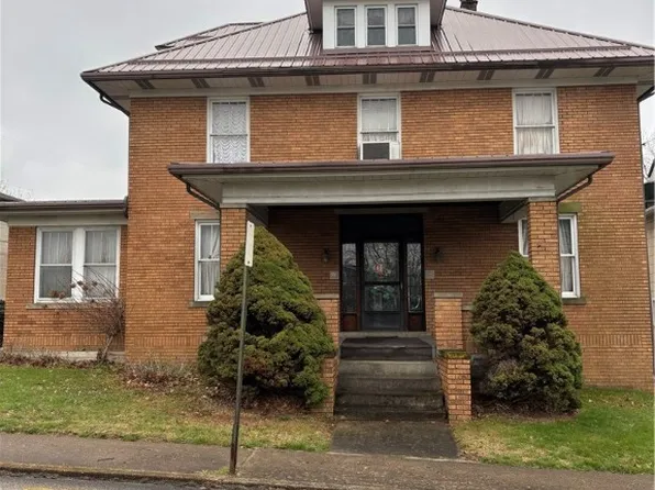 901 Pittsburgh St, Connellsville, PA 15683