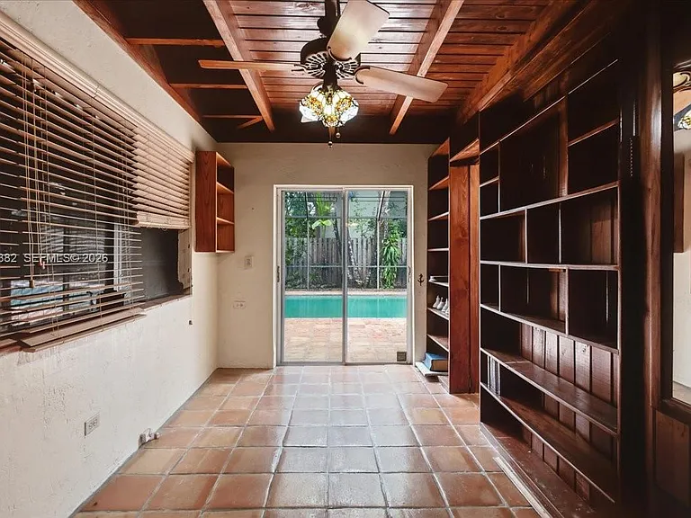 2550 Trapp Ave — Photo 9