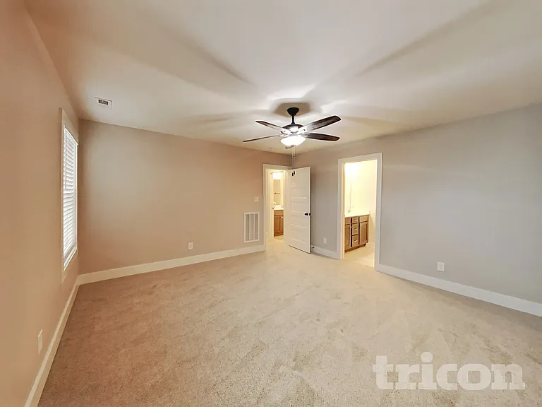 492 Woodtrace Dr — Photo 8