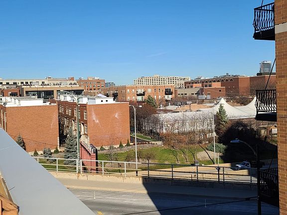 4th image of 849 W Ohio St Unit 16W