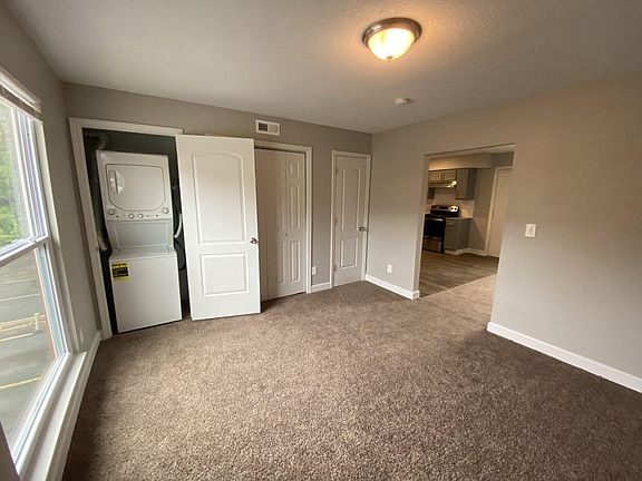 4th image of 923 Stone Arch Dr #923