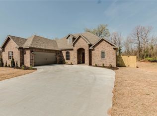 1900 SW Riverstone Rd, Bentonville, AR 72712