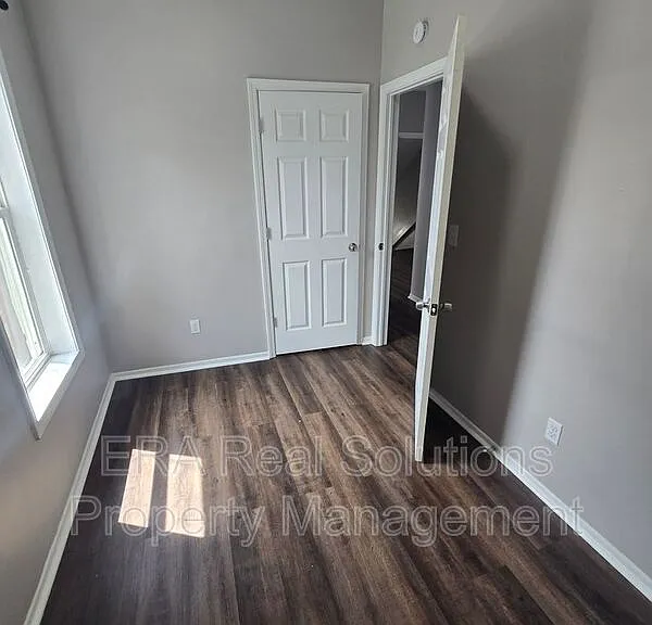 170 S Highland Ave — Photo 11