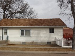 211 W 7th St, Grant, NE 69140