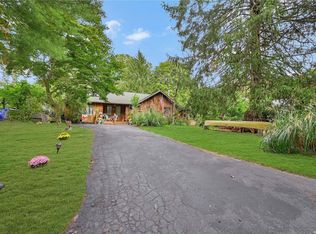 9 Moon Rd, Rocky Point, NY 11778