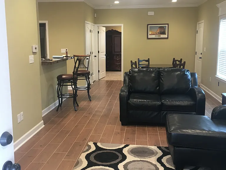 212 S Elm St #B — Photo 3