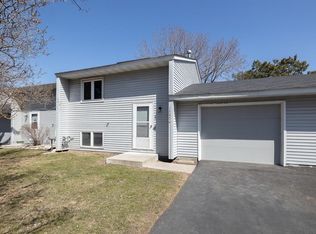 15476 Pennock Ln, Apple Valley, MN 55124