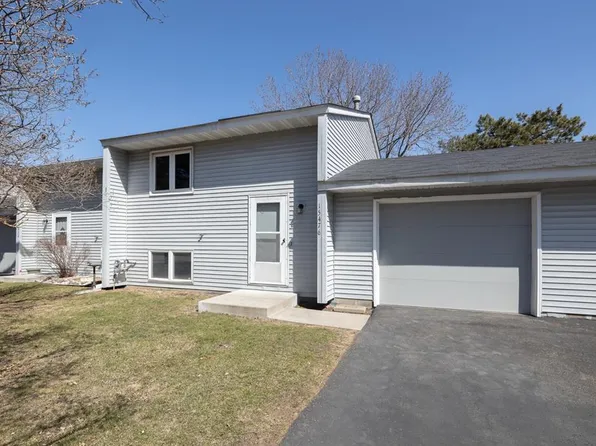 15476 Pennock Ln, Apple Valley, MN 55124