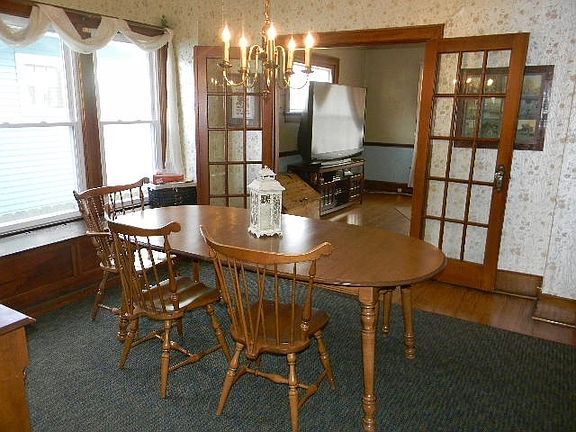French doors to separate dining and living room