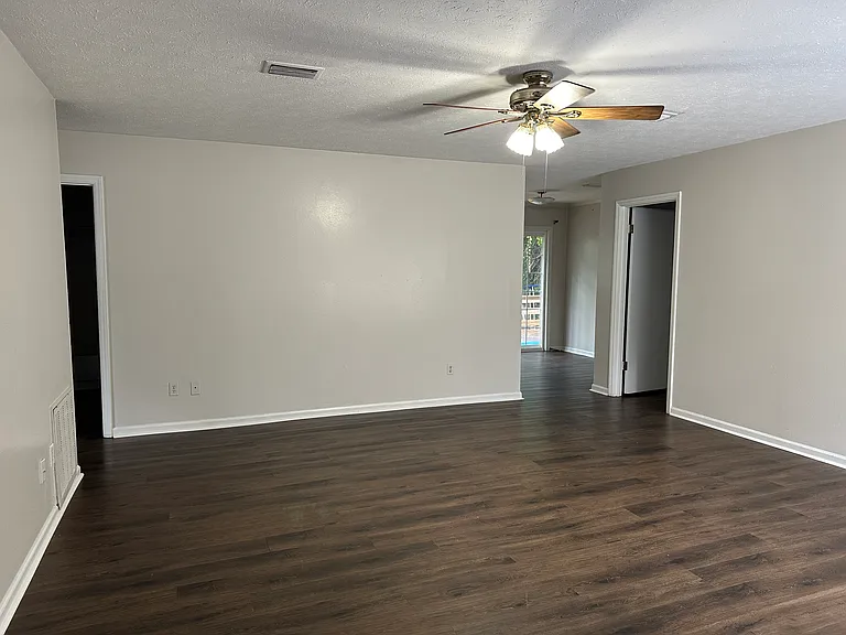2412 Ionic Ct — Photo 8