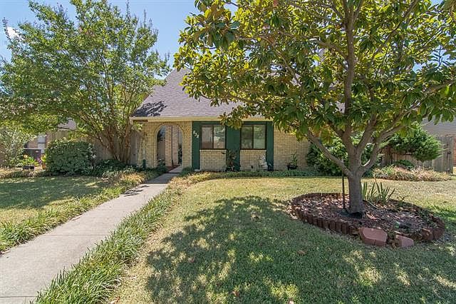 1st image of 838 Meadowlark Dr