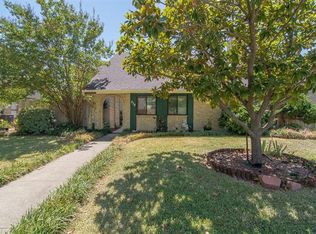 838 Meadowlark Dr, Lewisville, TX 75067
