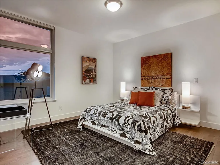 6739 E Lowry Blvd — Photo 17