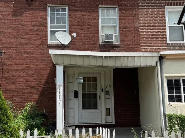 2247 Larue St, Philadelphia, PA 19137