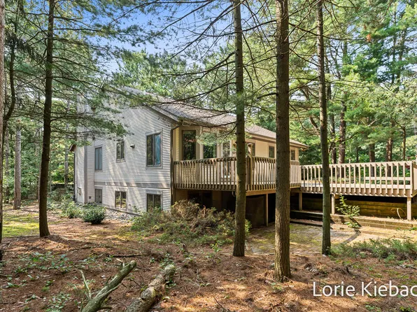 11940 Lakeshore Dr, Grand Haven, MI 49417