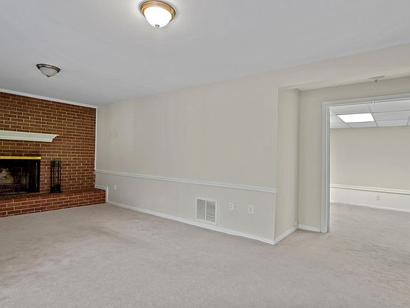 4th image of 8328 Epinard Ct
