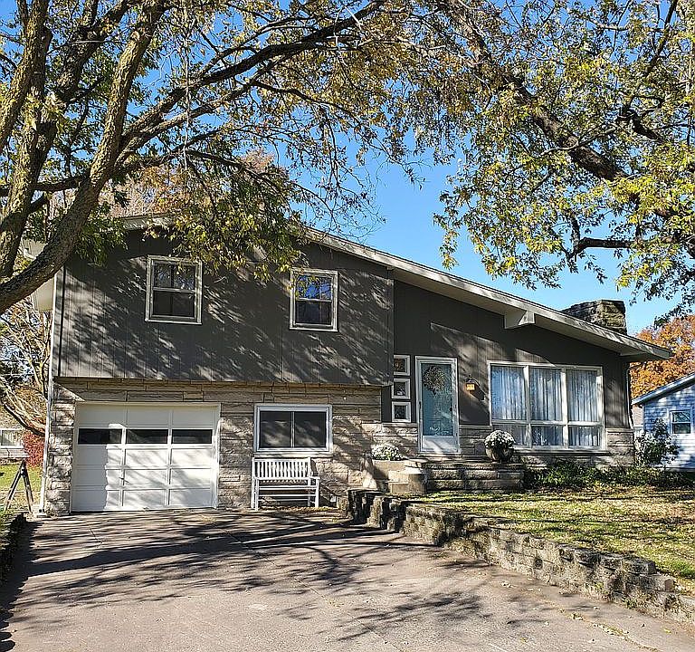 1st image of 105 Ivy Ln