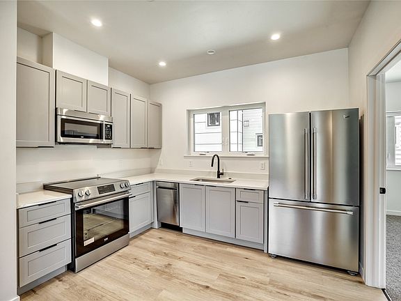 2nd image of 360 STAN MILLER UNIT 103