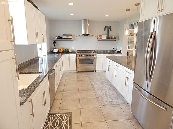 4th image of 6149 Coventry Dr