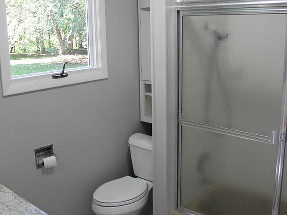 3rd image of 2367 Riverbank St NE