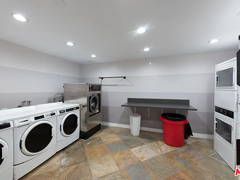 1230 Horn Ave #521 — Photo 20