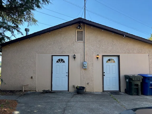 3 bed, 1280 sqft, $2,600 — Photo 3