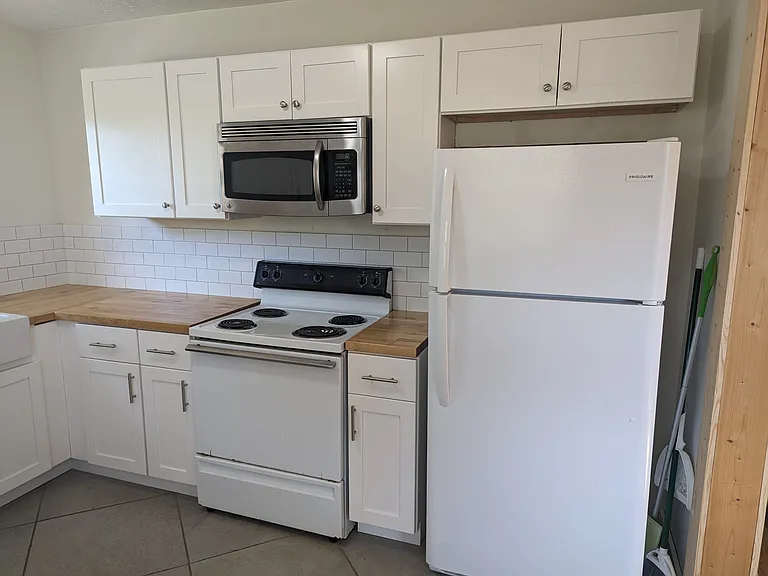 2121 Price Ave — Photo 6
