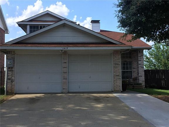 3rd image of 1415 Chinaberry Dr